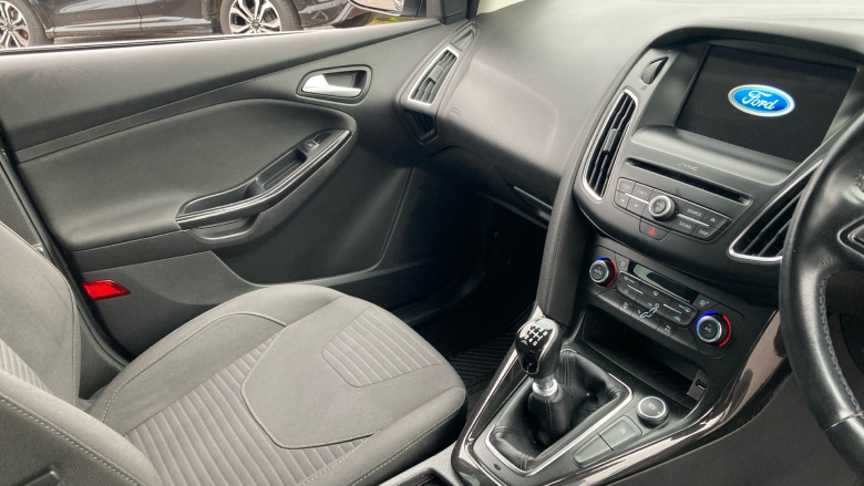 Ford Focus 1.0 EcoBoost 125 Titanium 5dr Petrol Hatchback